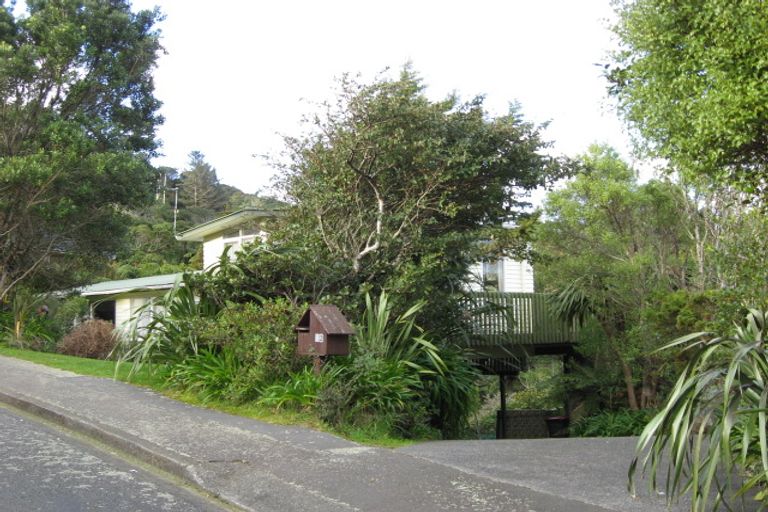 Photo of property in 32 David Crescent, Karori, Wellington, 6012