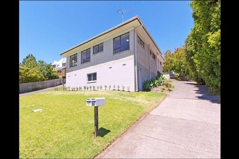 Photo of property in 1/85 Moore Street, Hillcrest, Auckland, 0627