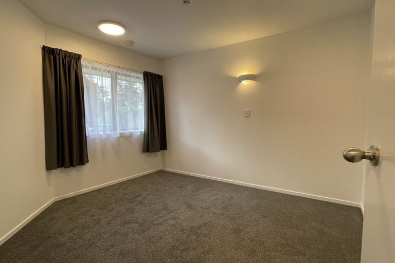 Photo of property in 4/3 The Avenue, Albany, Auckland, 0632