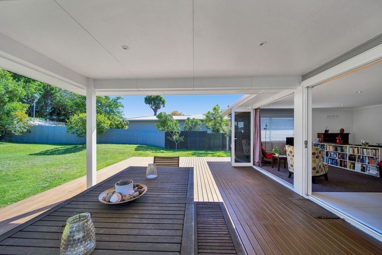 Photo of property in 46 Awanui Street, Merrilands, New Plymouth, 4312