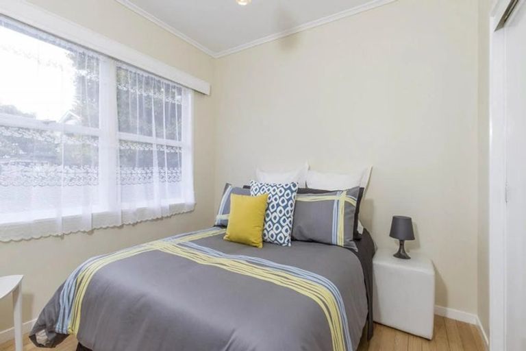 Photo of property in 1/31 Hutchinson Avenue, New Lynn, Auckland, 0600