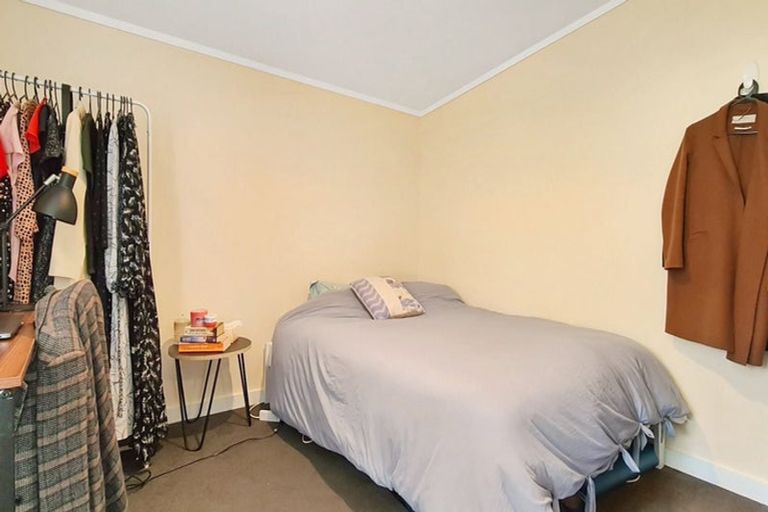 Photo of property in 123a Glenmore Street, Kelburn, Wellington, 6012