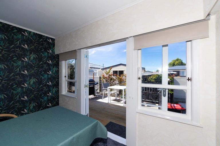 Photo of property in 37 Barnard Avenue, Maraenui, Napier, 4110