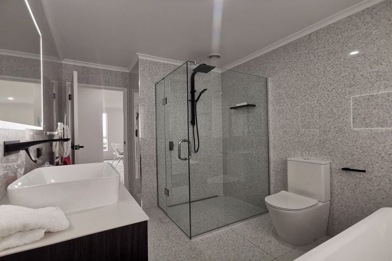 Photo of property in 12 Clendon Court, Pokeno, 2402