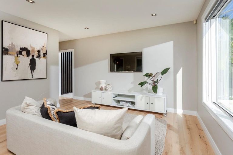 Photo of property in 223a Hurstmere Road, Takapuna, Auckland, 0622