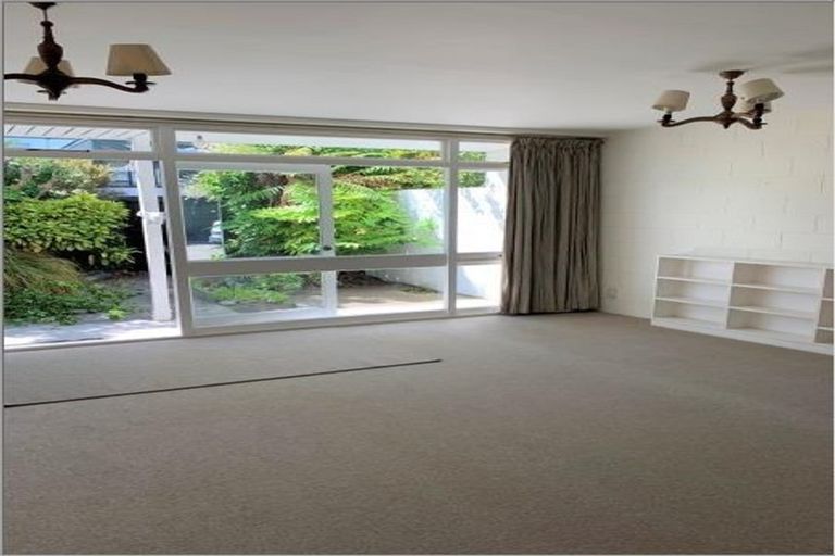 Photo of property in 2/99 Aikmans Road, Merivale, Christchurch, 8014