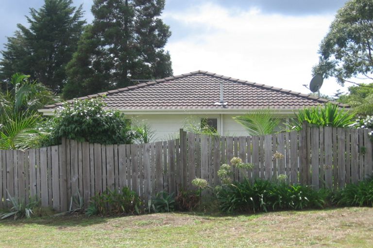 Photo of property in 5 The Grove, Titirangi, Auckland, 0604