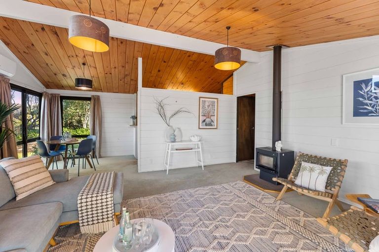 Photo of property in 10 Jane Street, Waikanae Beach, Waikanae, 5036