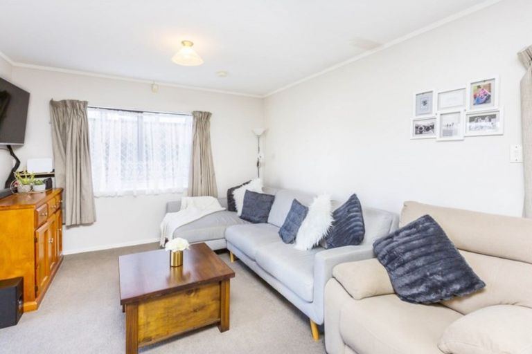 Photo of property in 30 Castle Crescent, Stokes Valley, Lower Hutt, 5019