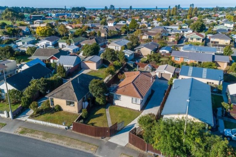 Photo of property in 487 Mairehau Road, Parklands, Christchurch, 8083