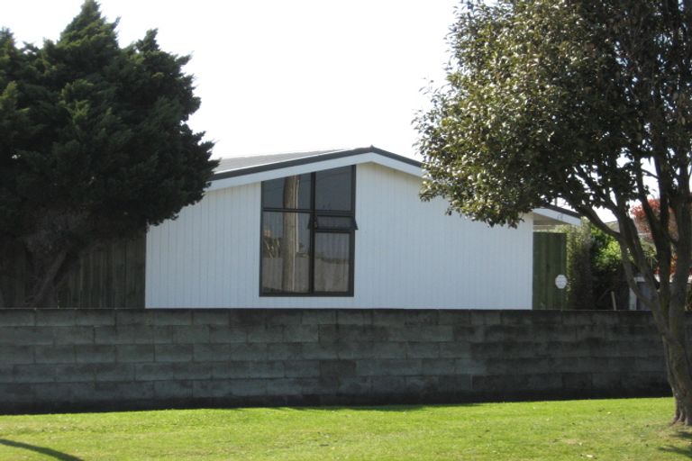 Photo of property in 6 Hood Street, Castlecliff, Whanganui, 4501
