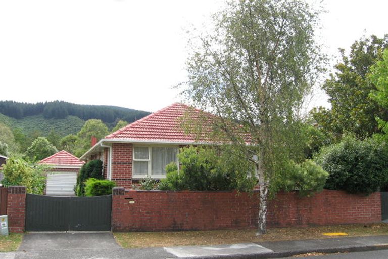 Photo of property in 46 Whirinaki Crescent, Heretaunga, Upper Hutt, 5018