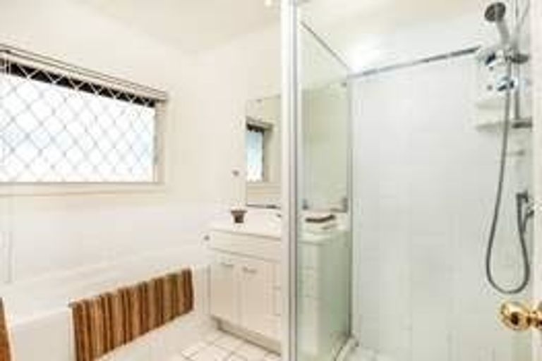 Photo of property in 64 Glenveagh Park Drive, Weymouth, Auckland, 2103