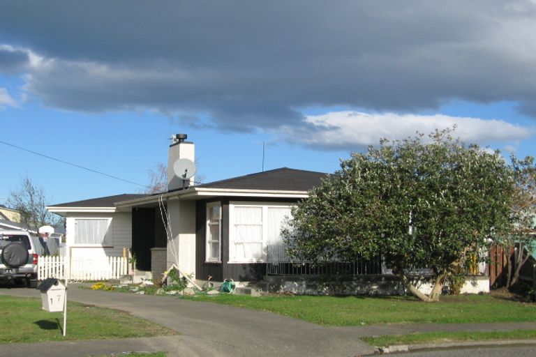 Photo of property in 17 Armour Place, Onekawa, Napier, 4110