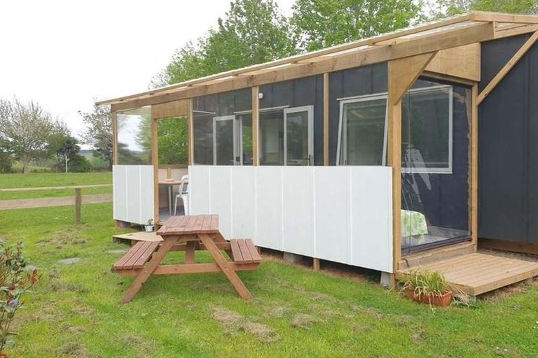 Photo of property in 152 Rimmer Road, Helensville, 0875