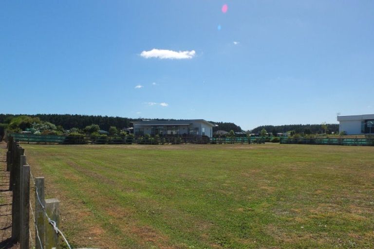 Photo of property in 2 Nicolas Place, Foxton Beach, Foxton, 4815