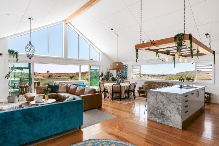 Photo of property in 1343 Papamoa Beach Road, Papamoa Beach, Papamoa, 3118