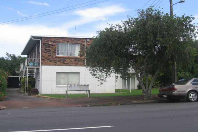 Photo of property in 17 Woodbine Avenue, Greenlane, Auckland, 1051