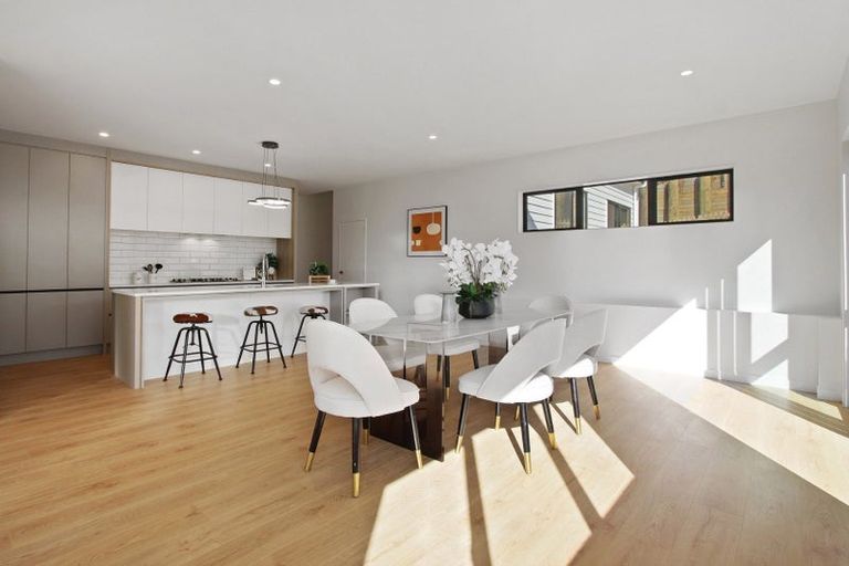 Photo of property in 16 Awa Avenue, Helensville, 0800