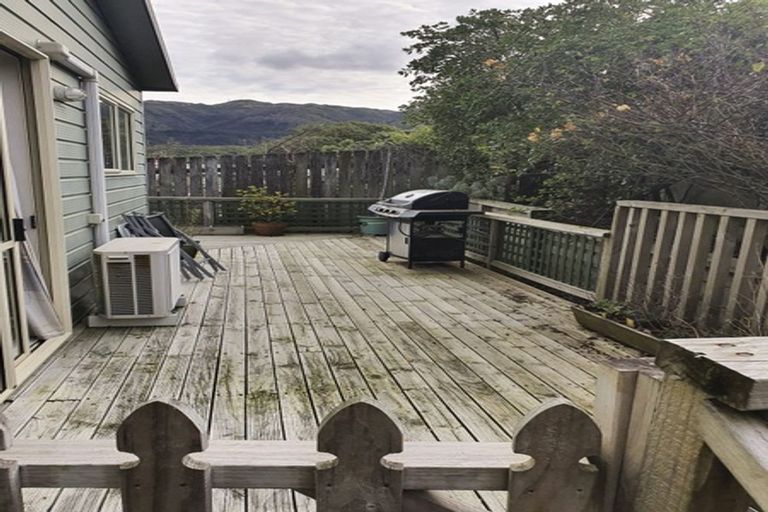 Photo of property in 27a Tremewan Street, Tawa, Wellington, 5028