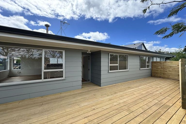 Photo of property in 58c Cedar Heights Avenue, Massey, Auckland, 0614