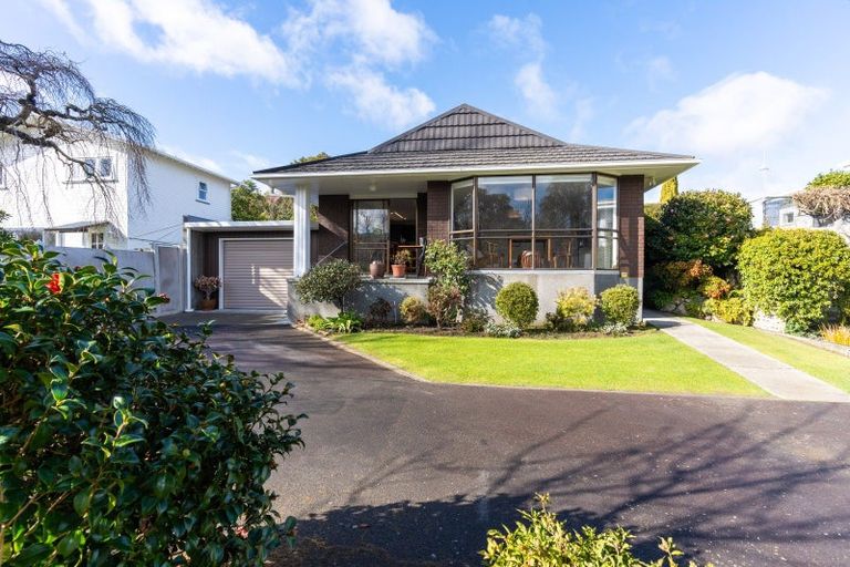 Photo of property in 3 Phoenix Avenue, Hokowhitu, Palmerston North, 4410