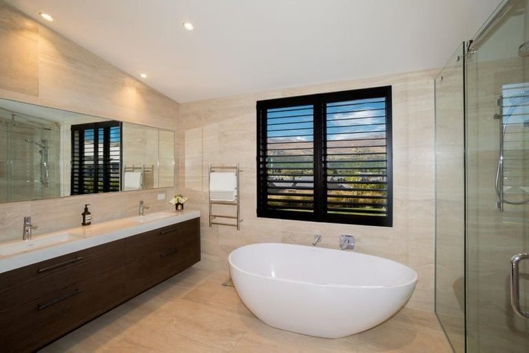 Photo of property in 3 Heenan Lane, Arrowtown, 9371