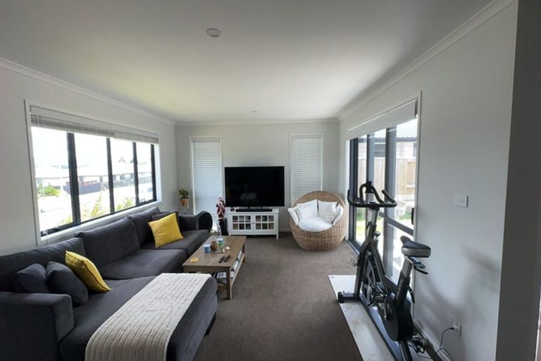 Photo of property in 10 Stingray Drive, Omokoroa, 3114