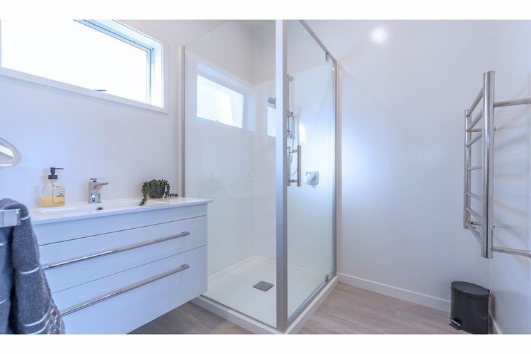 Photo of property in 87 Cannon Hill Crescent, Mount Pleasant, Christchurch, 8081