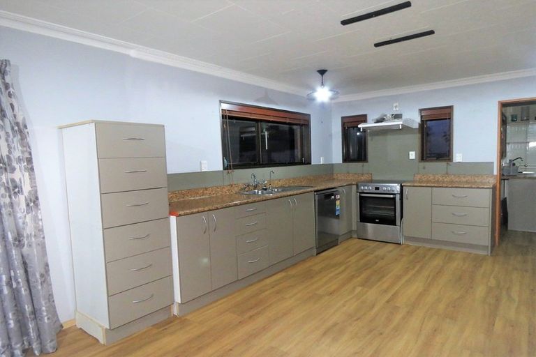 Photo of property in 17 Henley Street, Westport, 7825