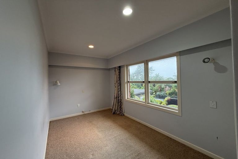 Photo of property in 13 Peter Terrace, Castor Bay, Auckland, 0620