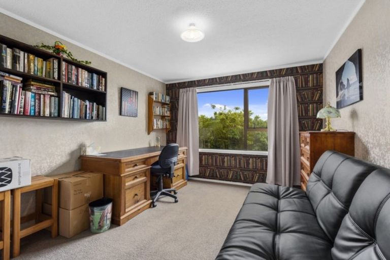 Photo of property in 40 Seymour Grove, Kingsley Heights, Upper Hutt, 5018