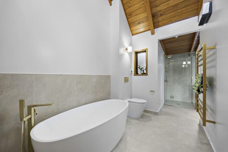 Photo of property in 47 Cherrington Road, Clevedon, Papakura, 2582