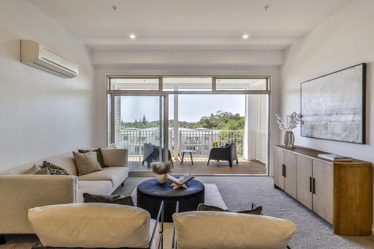 Photo of property in 141 Hibiscus Drive, Orewa, 0931