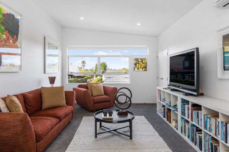 Photo of property in 112 Moa Road, Point Chevalier, Auckland, 1022