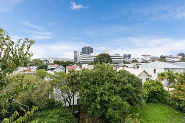 Photo of property in 107 Grant Road, Thorndon, Wellington, 6011