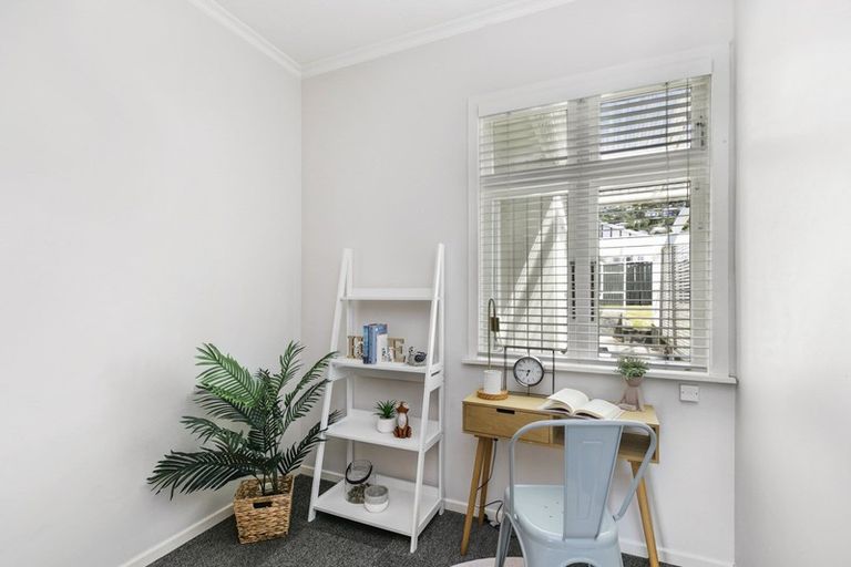 Photo of property in 29 Palm Avenue, Lyall Bay, Wellington, 6022