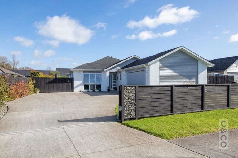 Photo of property in 30 Jelas Drive, Riverhead, 0820