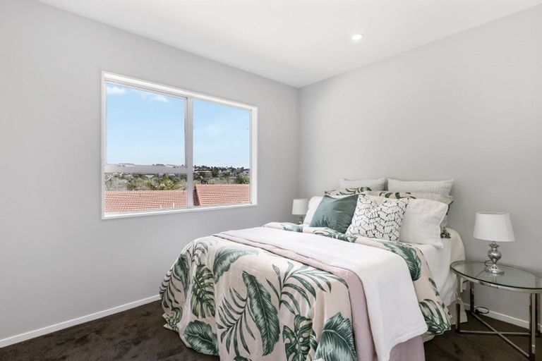 Photo of property in 9 Atlantis Place, Totara Vale, Auckland, 0629