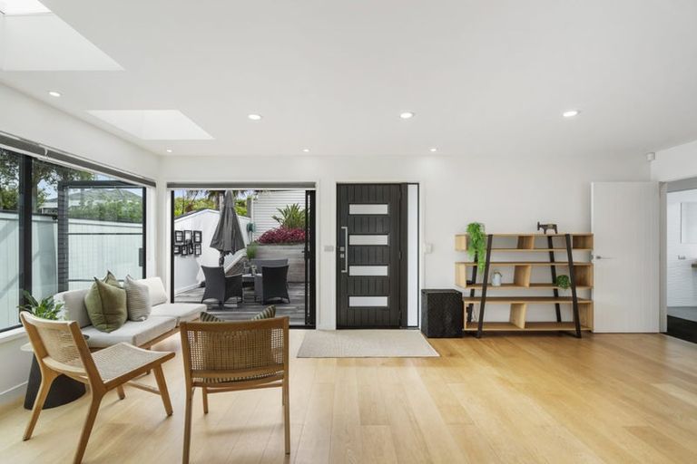 Photo of property in 22 Walter Street, Hauraki, Auckland, 0622