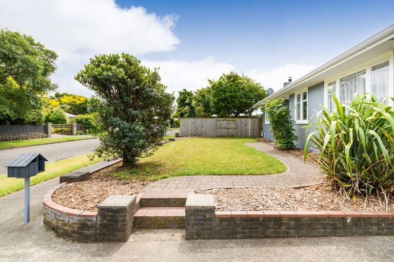 Photo of property in 126 Ruamahanga Crescent, Terrace End, Palmerston North, 4410