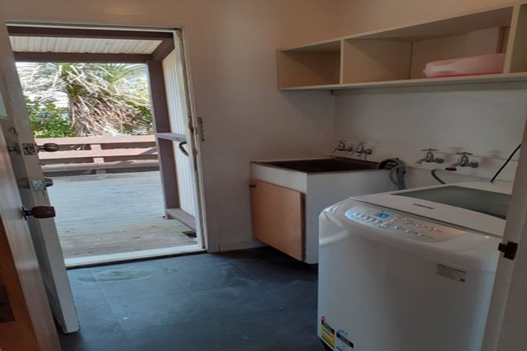 Photo of property in 1/192 Onepu Road, Lyall Bay, Wellington, 6022