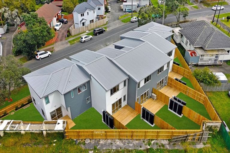 Photo of property in 11d Reid Road, New Lynn, Auckland, 0600