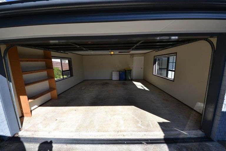 Photo of property in 2/42 Aberdeen Road, Campbells Bay, Auckland, 0620