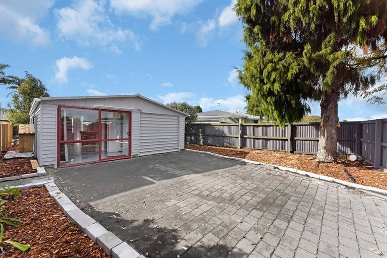 Photo of property in 1 Marybeth Place, Rosehill, Papakura, 2113