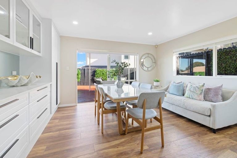 Photo of property in 13 Oakridge Way, Northpark, Auckland, 2013