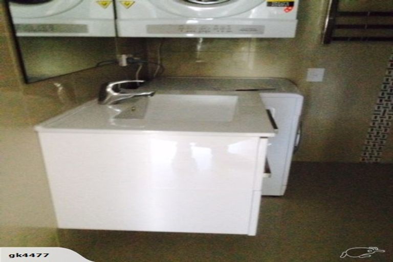 Photo of property in 1/224 Forrest Hill Road, Forrest Hill, Auckland, 0620