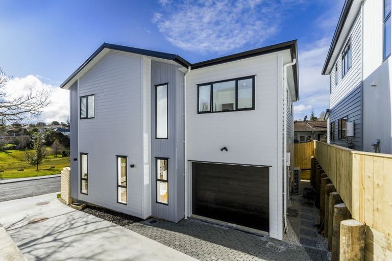 Photo of property in 31a Linwood Avenue, Forrest Hill, Auckland, 0620