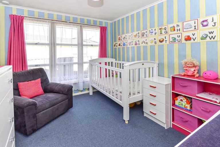 Photo of property in 21 Hill Crescent, Papakura, 2110