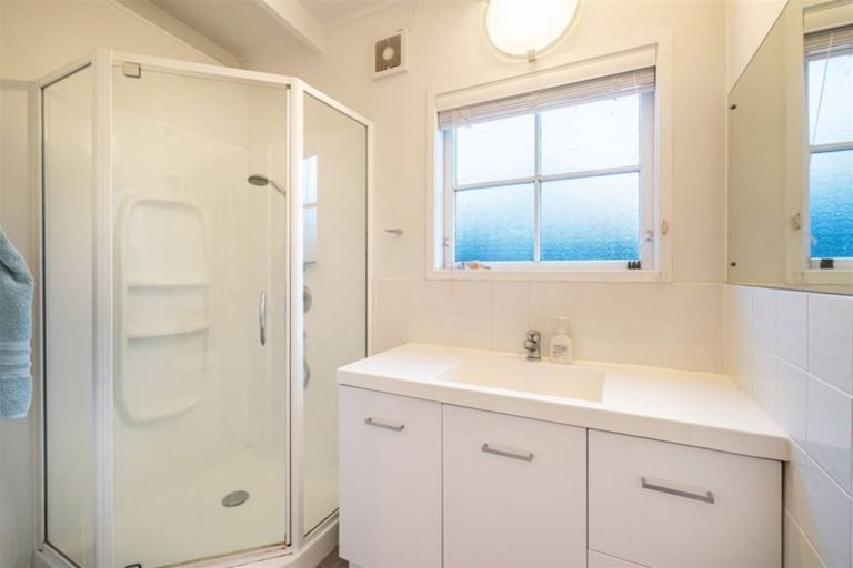 Photo of property in 2/20 Hythe Terrace, Mairangi Bay, Auckland, 0630